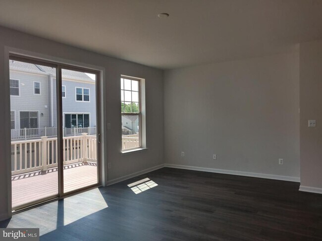 Foto del edificio - 9334 Barnes Lp