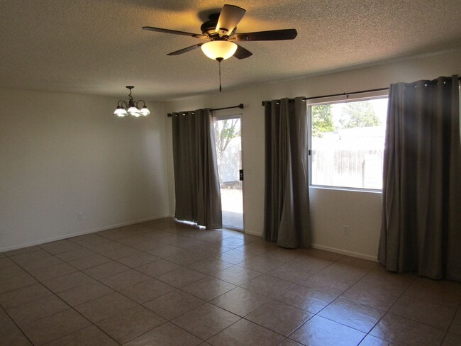 Building Photo - 507 Bakeman Ln