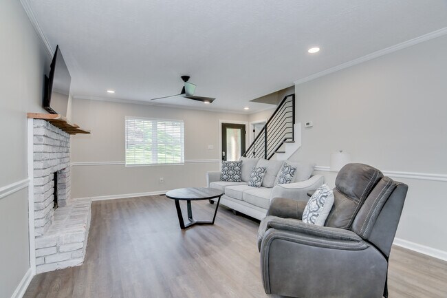 Foto del edificio - 4227 Waylon Dr