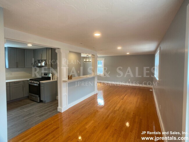 Building Photo - 106 Montebello Rd