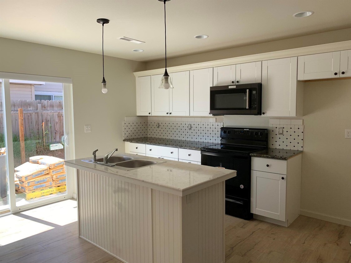 Foto principal - 1220 Ivy St