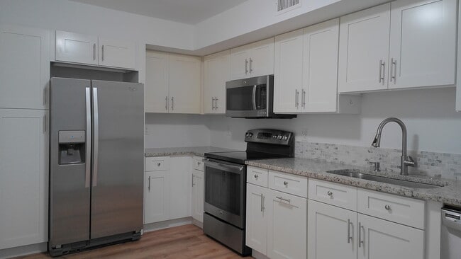 Foto del edificio - 3180 Leewood Terrace