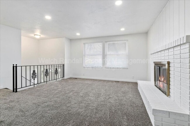 Photo - 3757 W Clermont Dr House