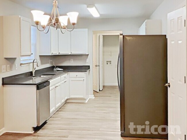 Foto del edificio - 3673 Watkins Ridge Ct