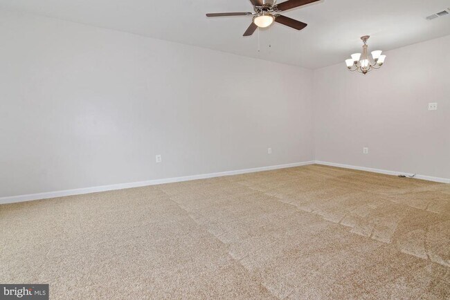 Foto del edificio - 1467 Chatham Ct