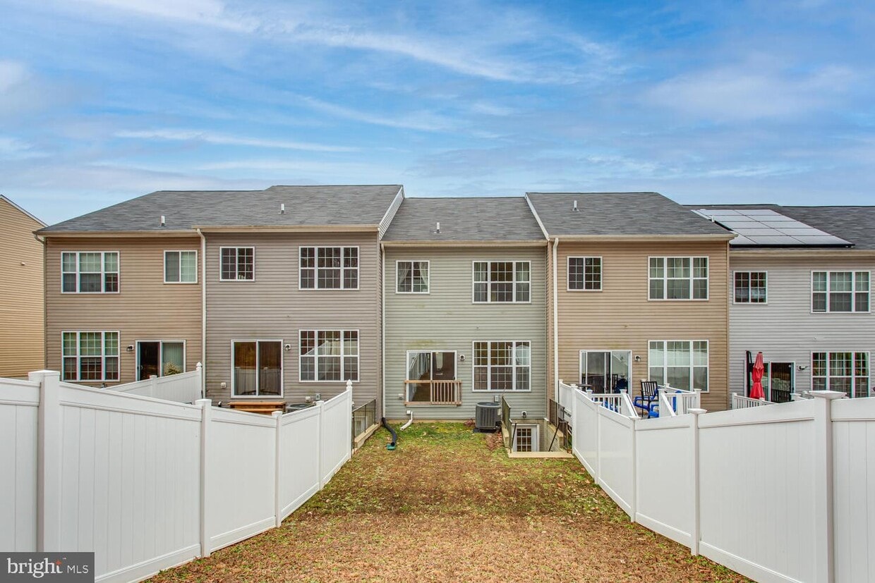 45723 Bethfield Wy, California, MD 20619 Townhome Rentals in