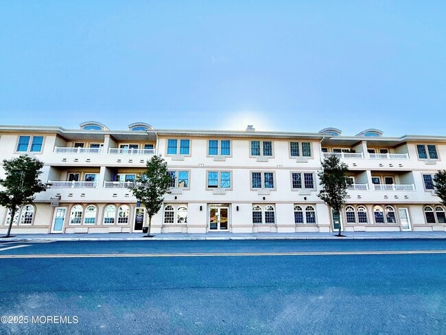 Foto del edificio - 2 Main St