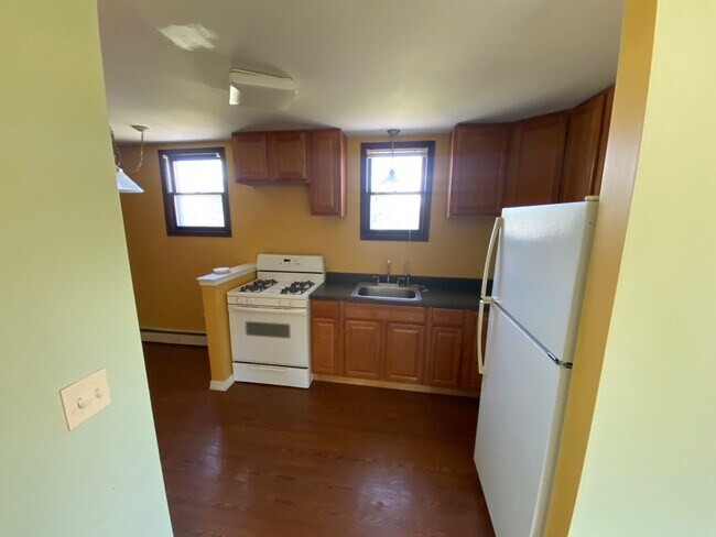 Building Photo - 7079 Hayes Hollow Rd