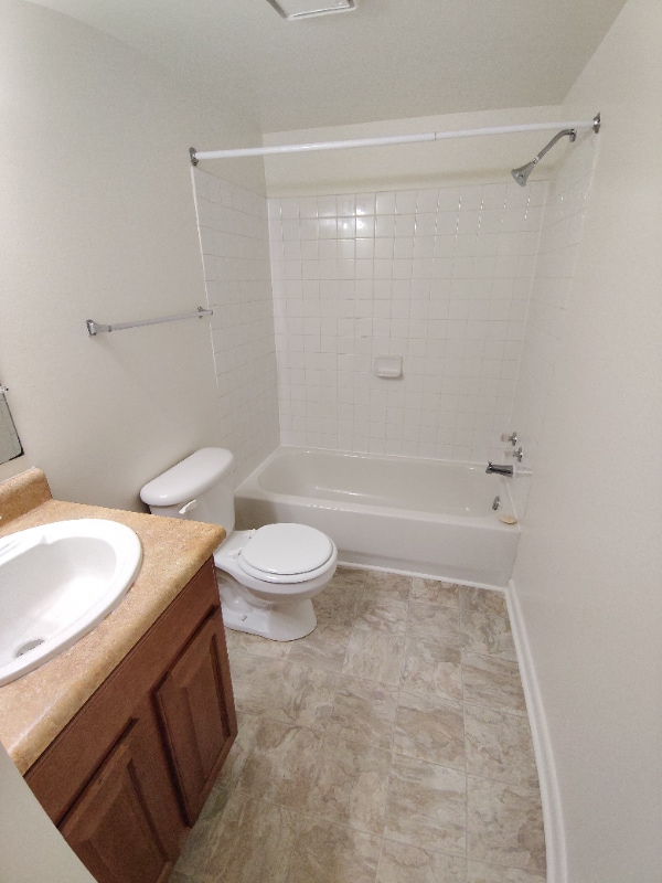 Foto del edificio - 600 Reusens Rd