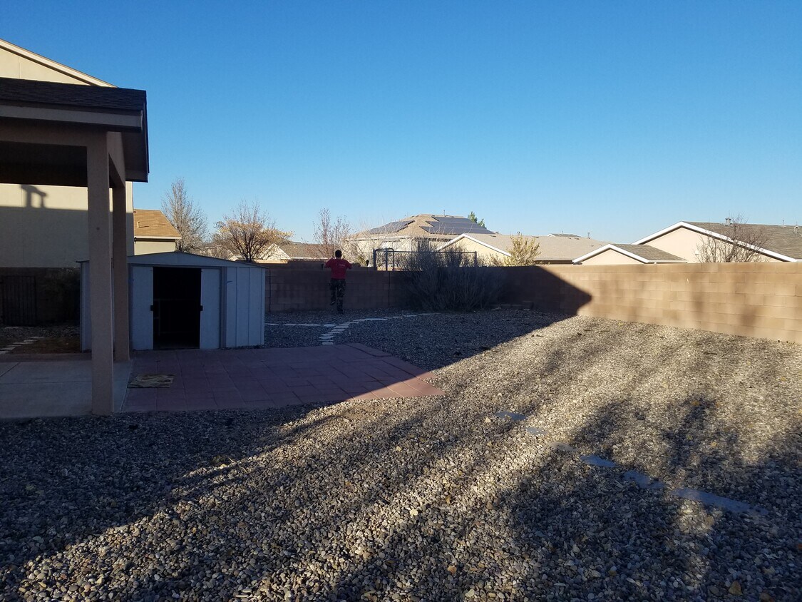 Large backyard with a 20 X 10 garden area - 3331 Wagon Wheel St SW