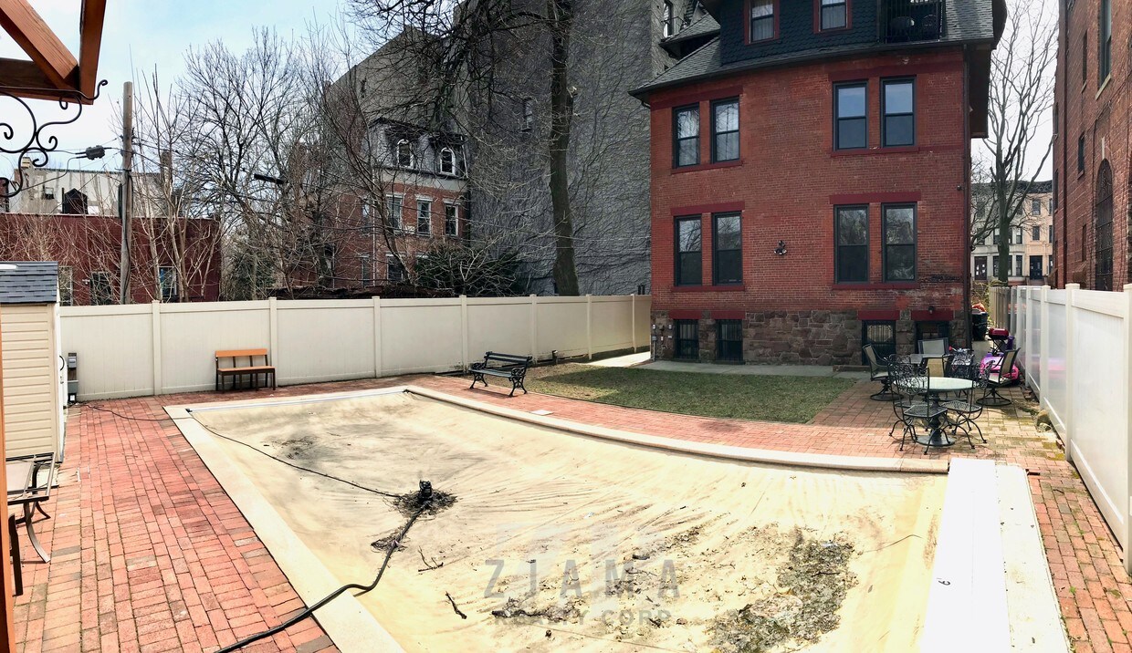 Foto principal - 979 Park Pl