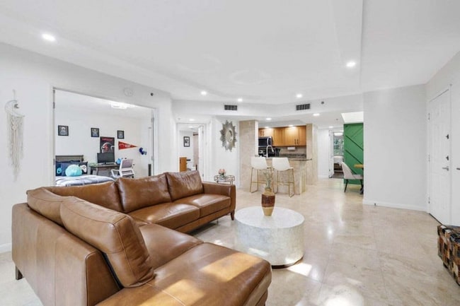 Foto del edificio - 3143 Clint Moore Rd