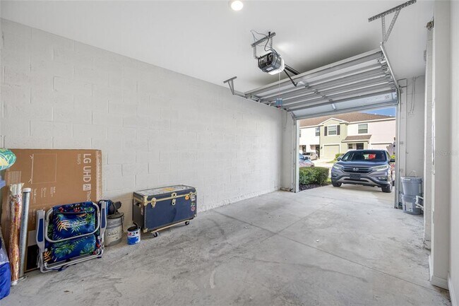 Building Photo - 11130 Crescent Deer Dr