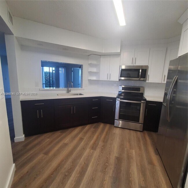 Foto del edificio - 929 Hamilton Dr