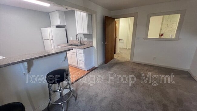 Building Photo - 122 I St