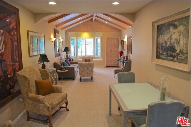Foto del edificio - 4930 Garden Grove Ave