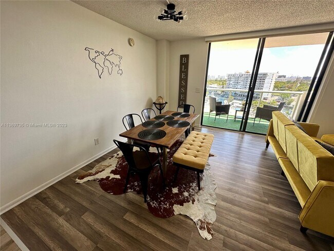 Foto del edificio - 13499 Biscayne Blvd
