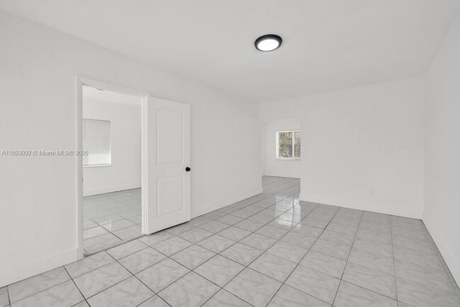 Foto del edificio - 550 NE 82nd Terrace