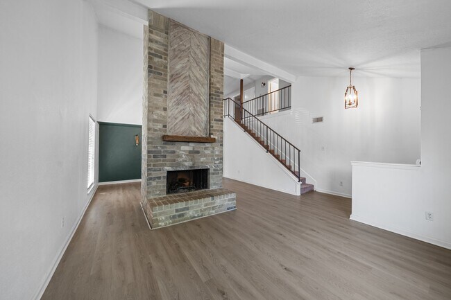 Foto del edificio - 4406 Owens Creek Ln