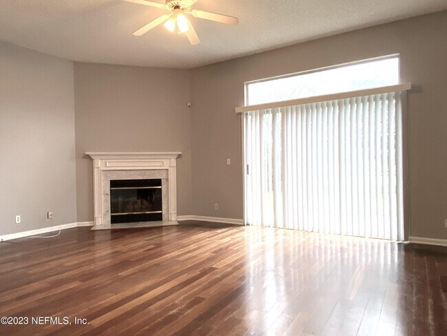 Building Photo - 12976 Chets Creek Dr N
