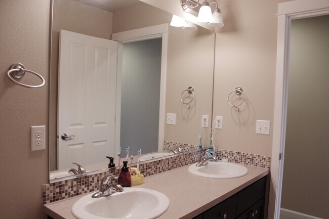 Foto del edificio - 18609 138th Street Ct E