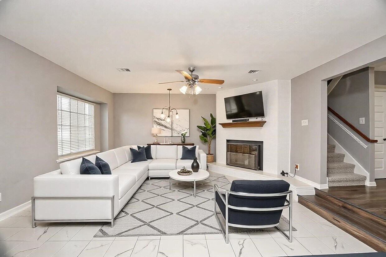 Foto principal - 3310 Continental Dr