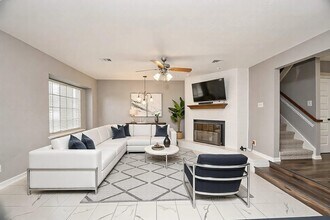 Building Photo - 3310 Continental Dr