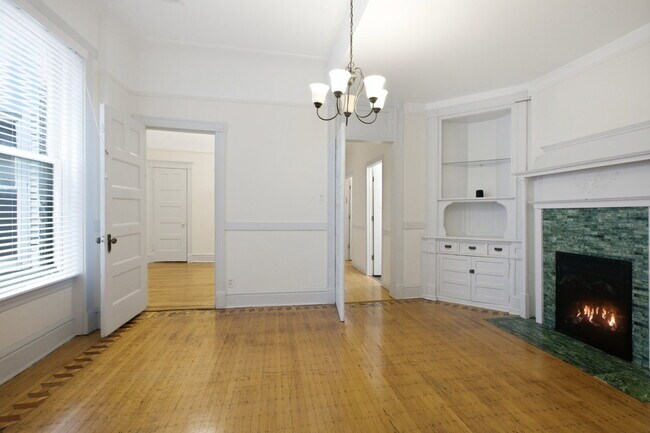 Foto del edificio - 2522 N Burling St