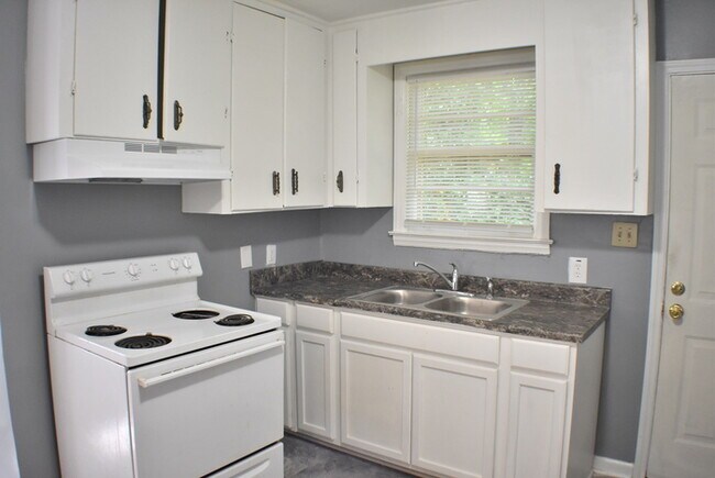 Building Photo - 2241 Chappelle St.