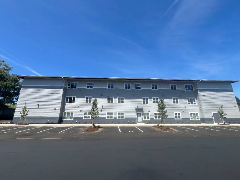 Foto principal - 5600 NE 34th St
