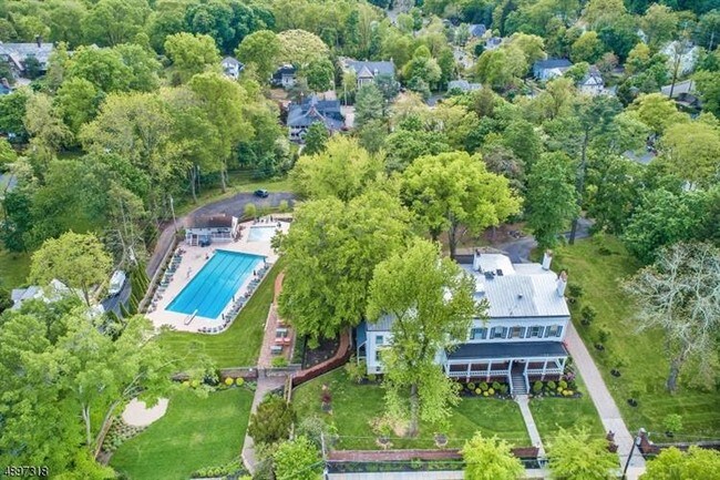 Foto del edificio - 28 Wetmore Ave