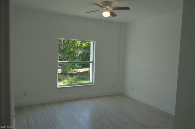 Foto del edificio - 4425 SW Santa Barbara Pl