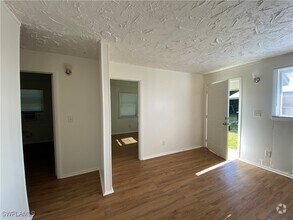 Building Photo - 3215 Jeffcott St