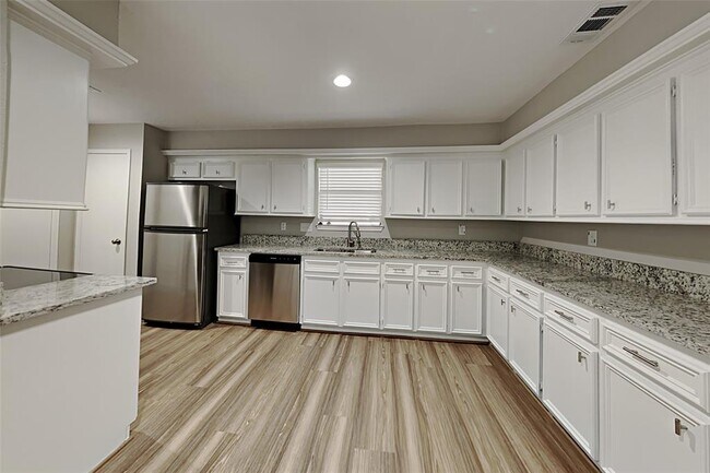 Building Photo - 6214 Arcadian Shores Dr