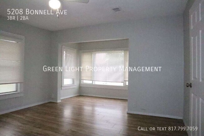 Foto del edificio - 5208 Bonnell Ave
