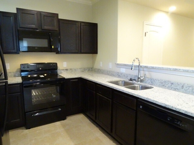 Foto del edificio - 6606 Mia Way