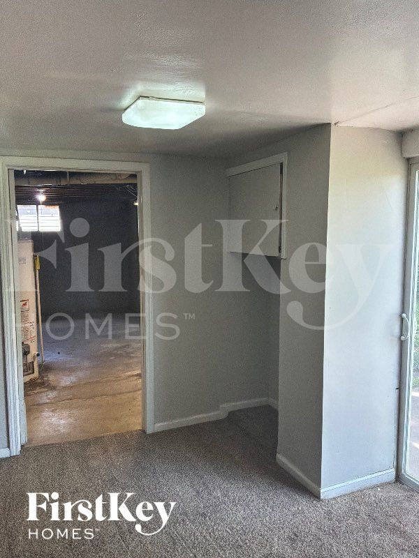 Building Photo - 9807 Drury Ave