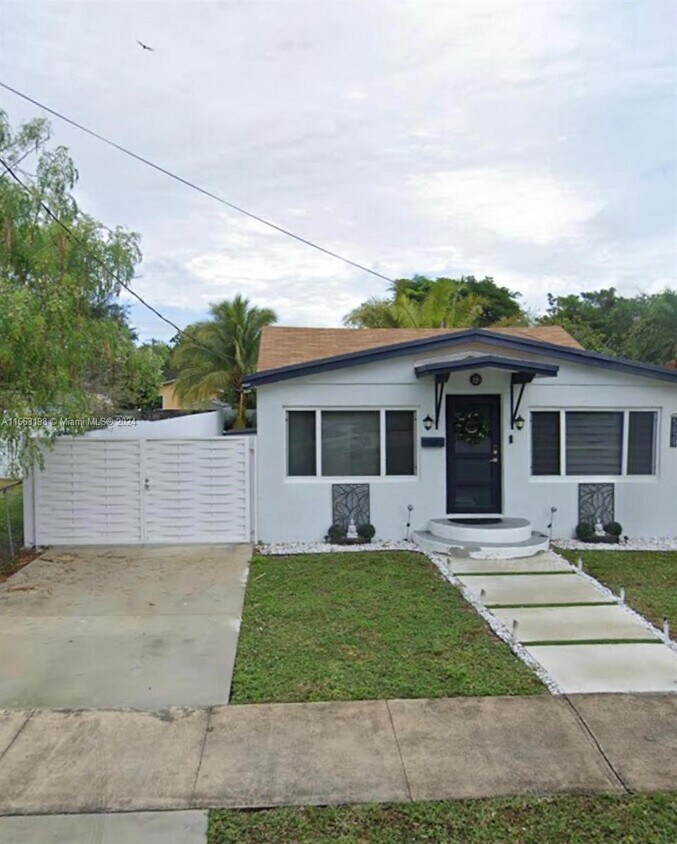 Primary Photo - 5829 Fillmore St