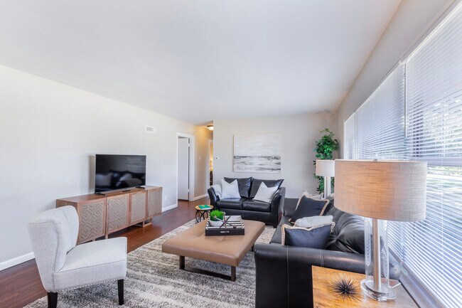 Foto del edificio - 569 Mapleview Dr