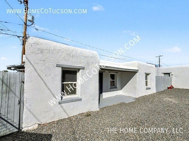 Foto del edificio - 214 W District St
