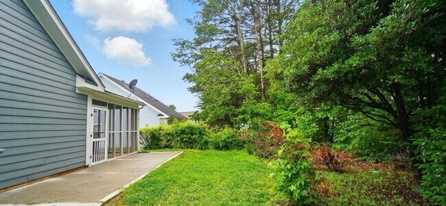 Foto del edificio - 317 Cedarcroft Dr