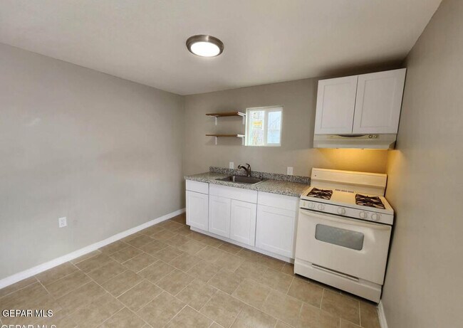 Building Photo - 116 N Clark Dr