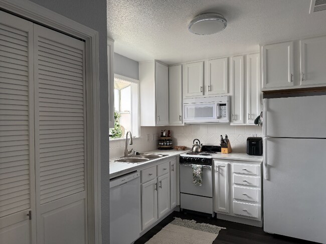 Foto del edificio - 8907 Amerigo Ave