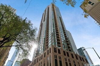 Building Photo - 21 E Huron St