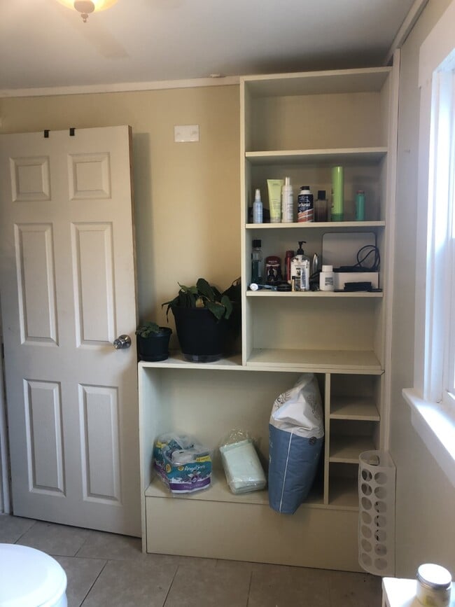 Building Photo - 64 Franklin Ave