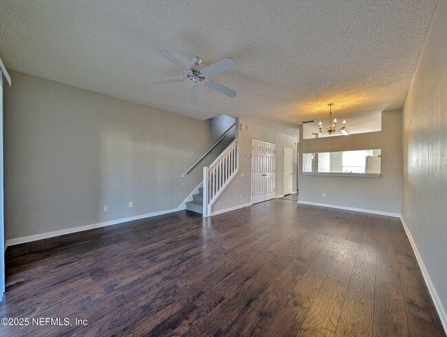 Building Photo - 12311 Kensington Lakes Dr