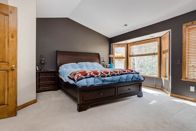 Foto del edificio - 349 N Middle Oak Ln