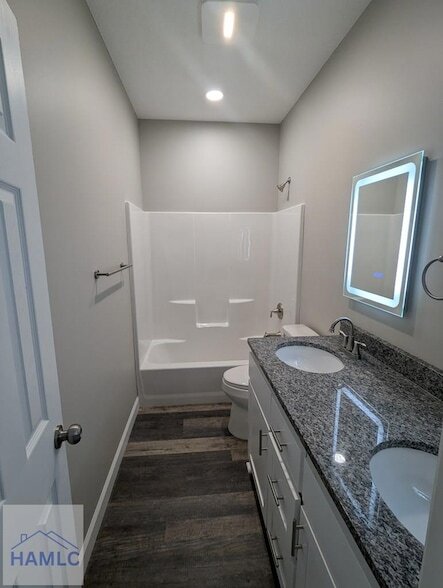 Building Photo - 275 Myrtle Ave