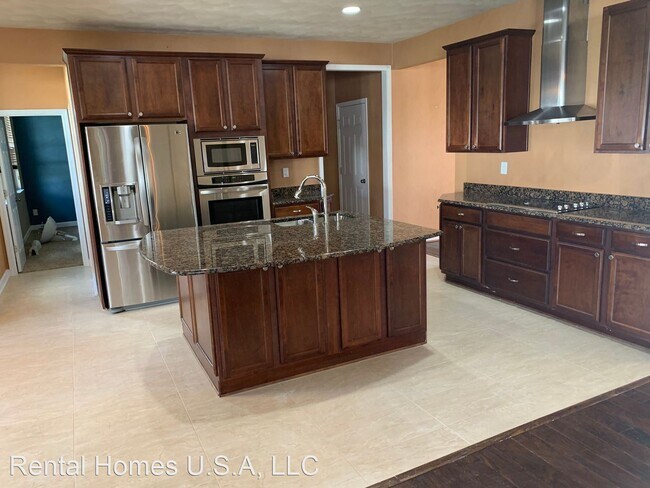 Foto del edificio - 5 br, 4 bath House - 710 Chantilly Lane