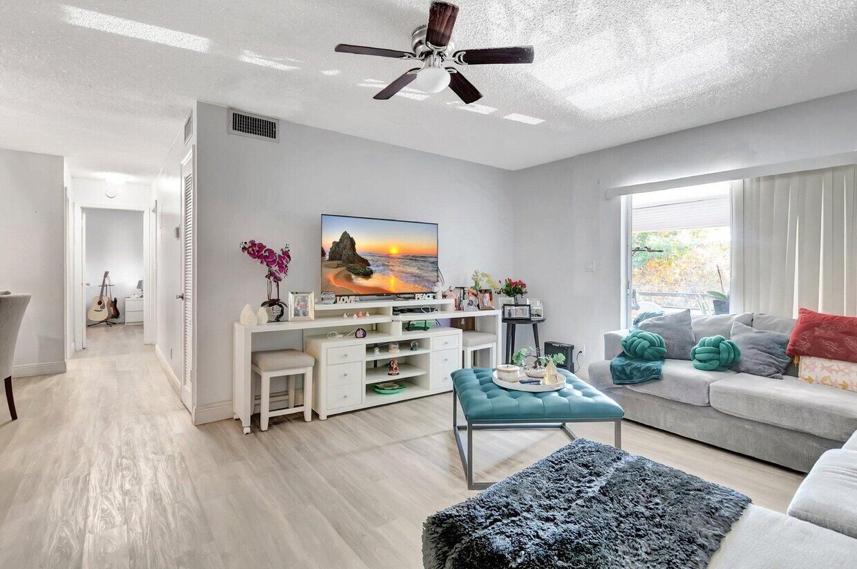 Foto principal - 1124 NW 13th St